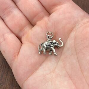 Vintage Beau 925 Sterling Silver Elephant Safari Pendant Bracelet Charm